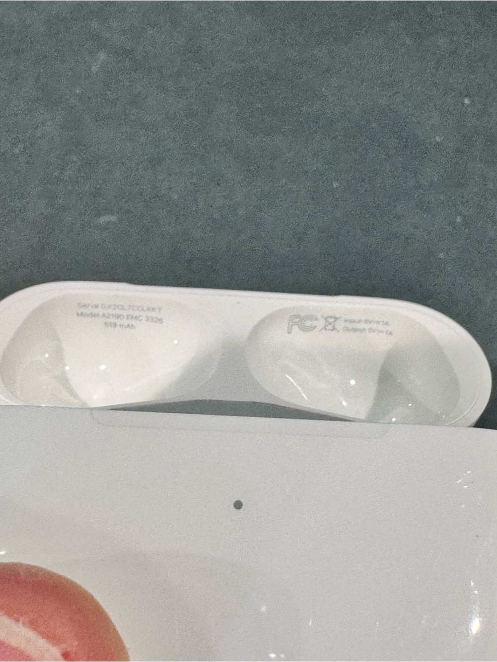 Apple AirPood Pro 1st Gen - Picture 5 of 10